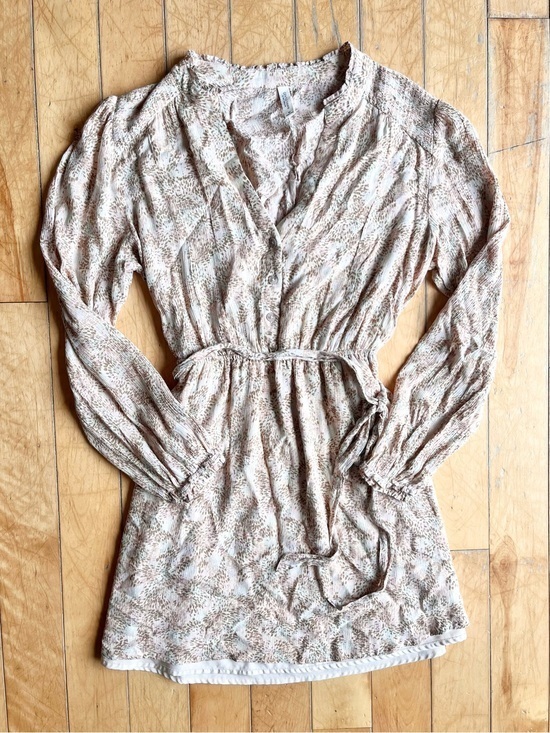 Gentle Fawn Dresses & Skirts - Gentle Fawn Tan Floral Long Sleeve Dress Size Medium